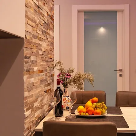 Apartment House Pietra